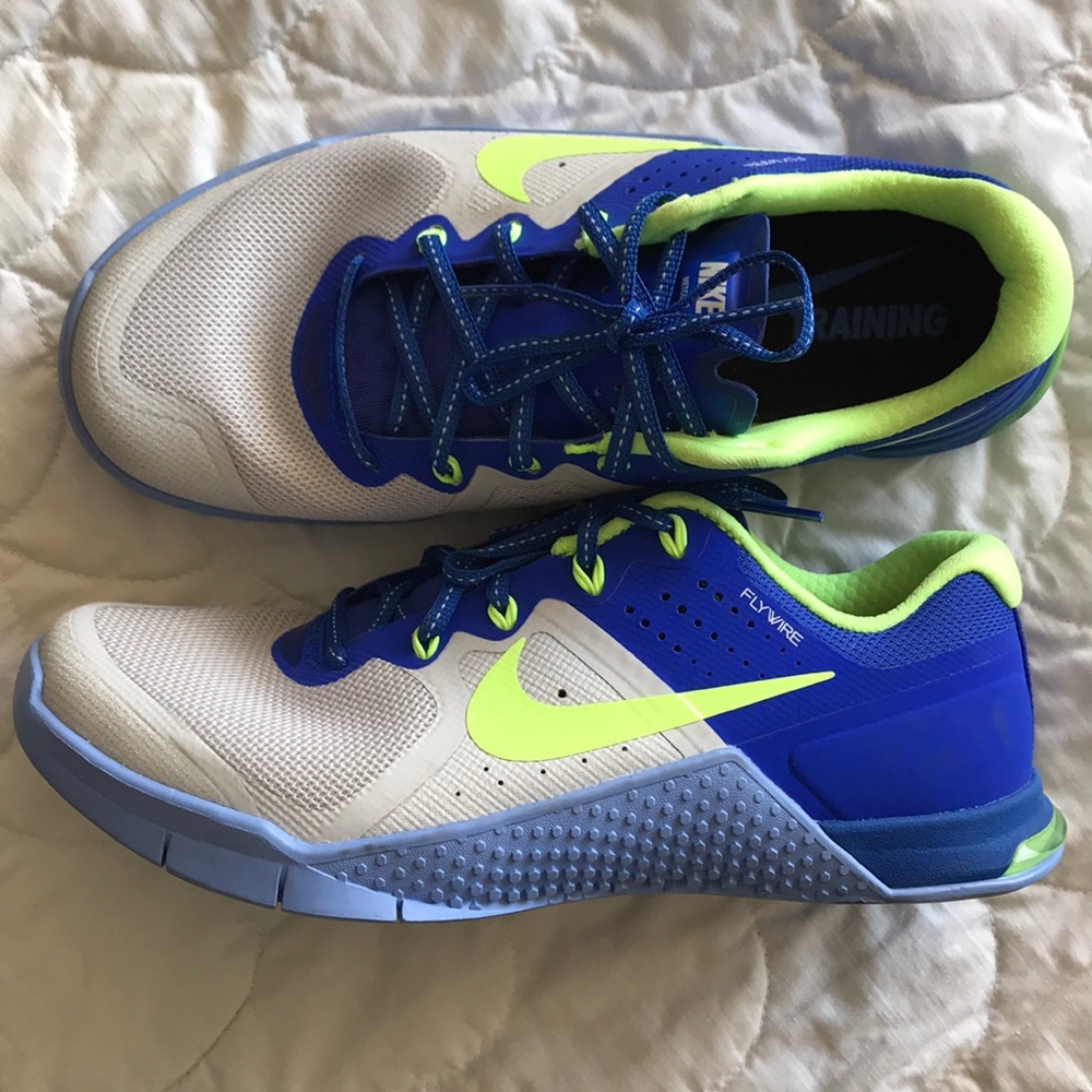 Women’s Nike Flywire Training Shoes, Size 7